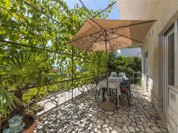 Apartment A1, for 5 persons