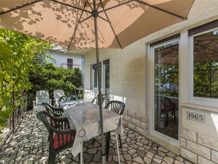 Apartment A1, for 5 persons