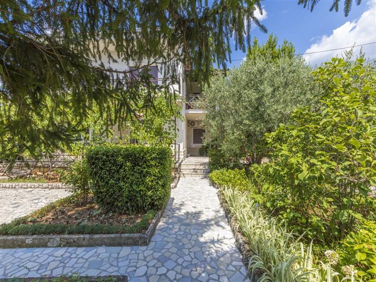 Apartment A1, for 5 persons