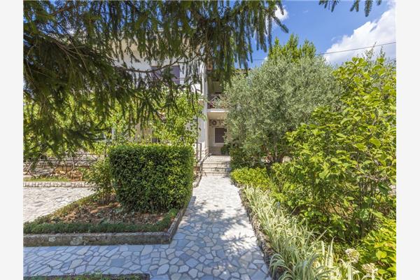 Apartment A1, for 5 persons