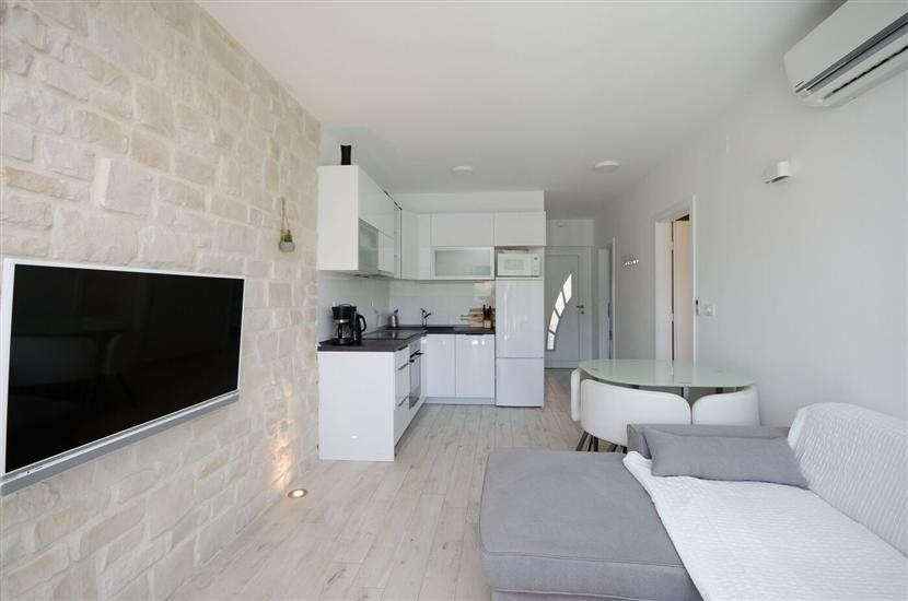 Apartment A4, for 6 persons