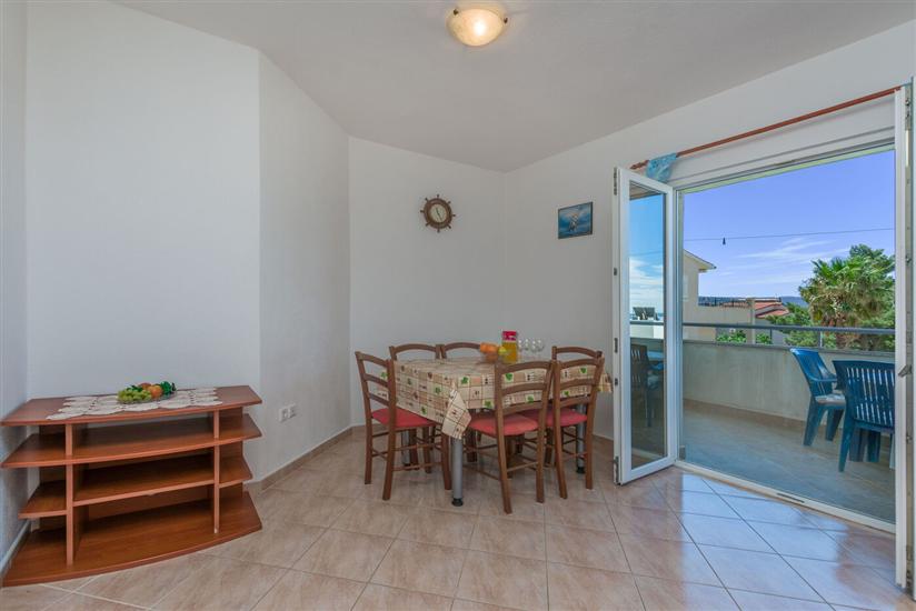 Apartment A1, for 6 persons