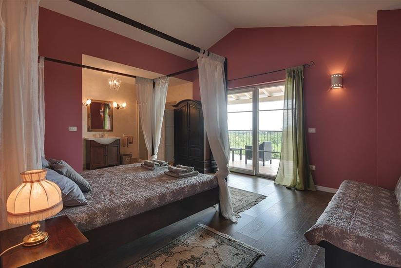 House K1, for 10 persons