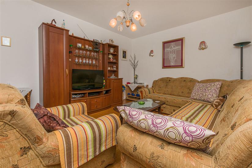 Apartment A1, for 6 persons