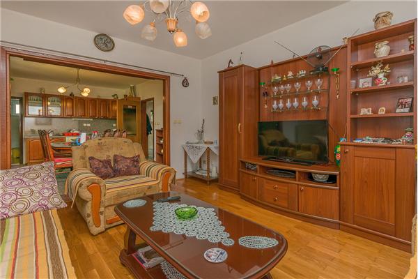 Apartment A1, for 6 persons