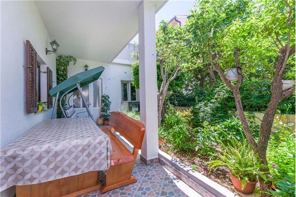 Apartment A1, for 6 persons