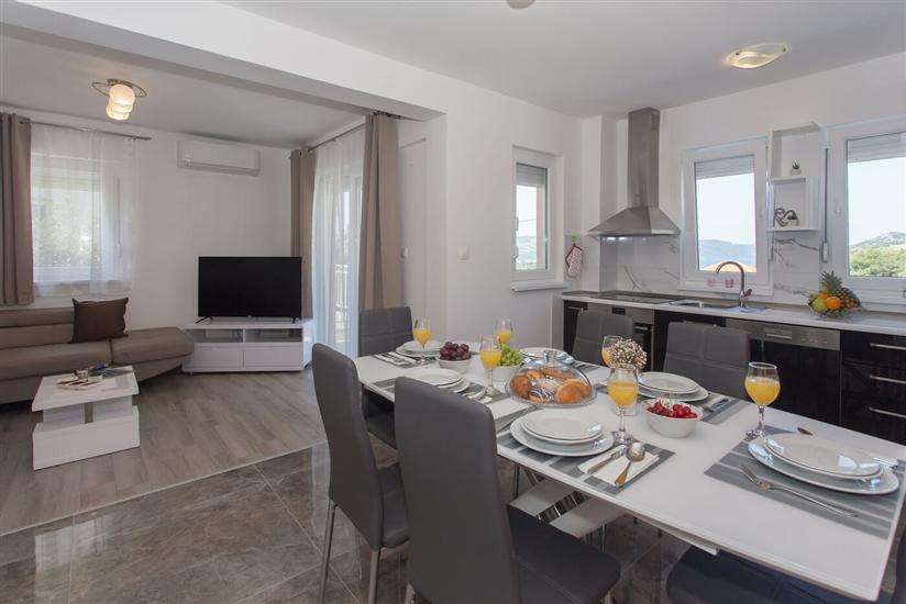 House K1, for 10 persons