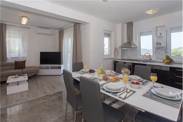 House K1, for 10 persons