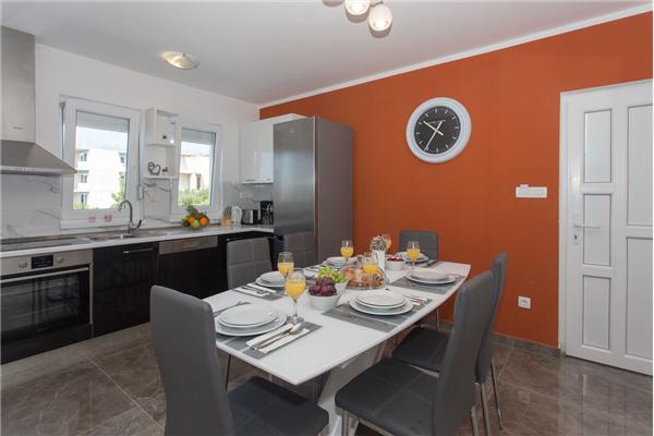 House K1, for 10 persons