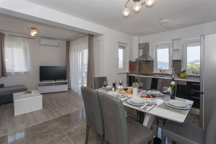 House K1, for 10 persons