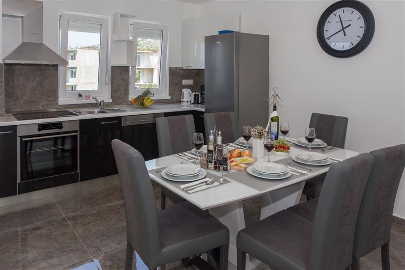 House K1, for 10 persons