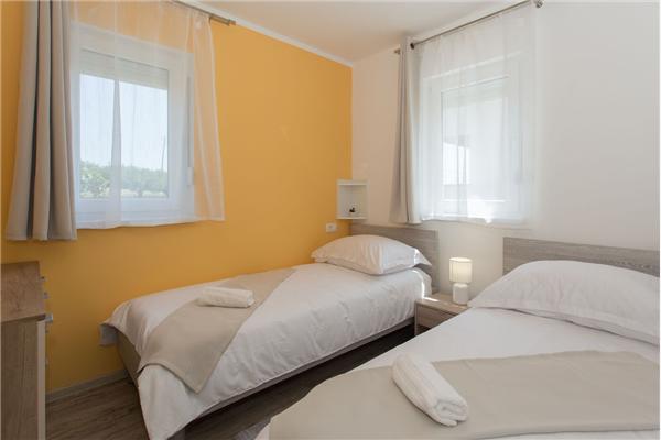 House K1, for 10 persons