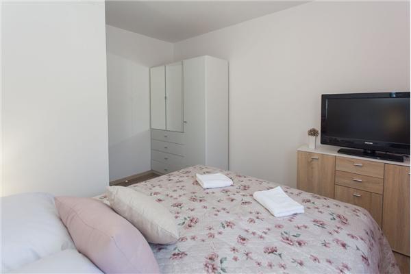 House K1, for 10 persons