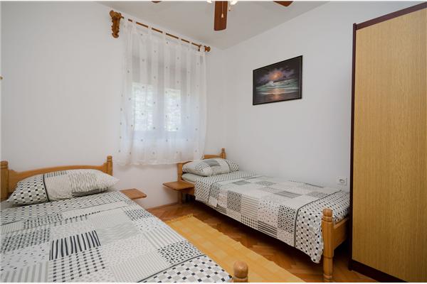 Apartment A2, for 5 persons