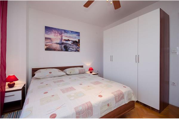 Apartment A2, for 5 persons