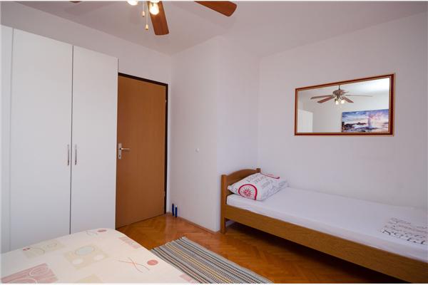 Apartment A2, for 5 persons
