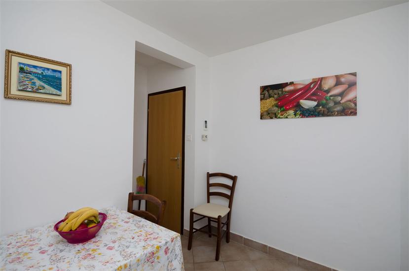 Apartment A2, for 5 persons