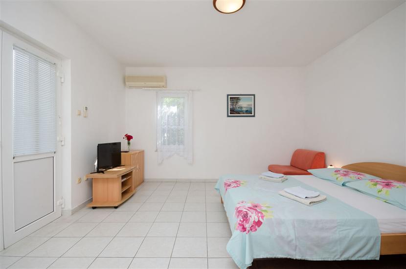 Apartment A1, for 3 persons