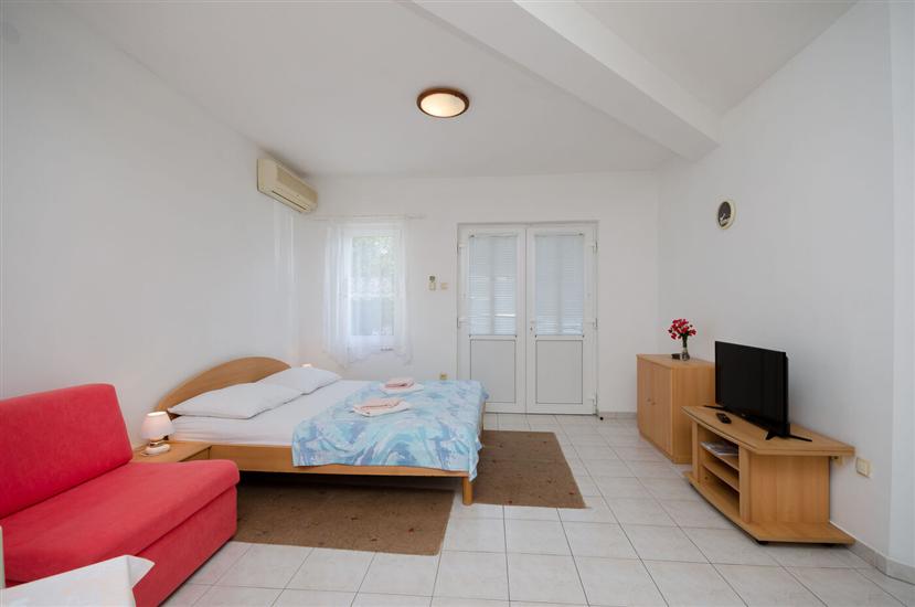 Apartment A2, for 3 persons