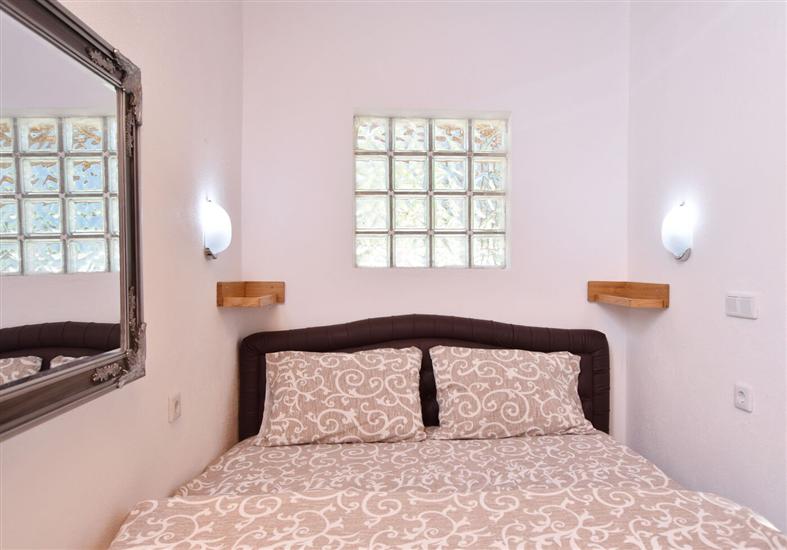 Apartment A2, for 3 persons