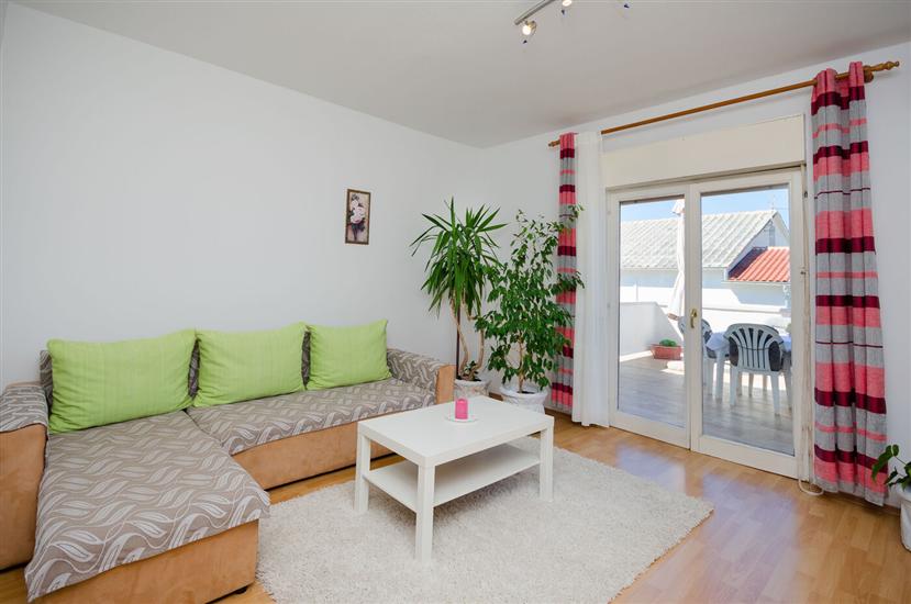 Apartment A1, for 5 persons