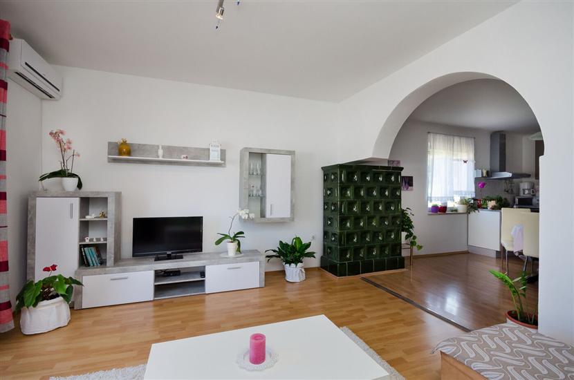 Apartment A1, for 5 persons