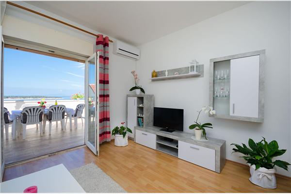 Apartment A1, for 5 persons