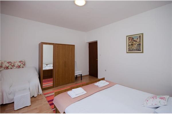 Apartment A1, for 5 persons