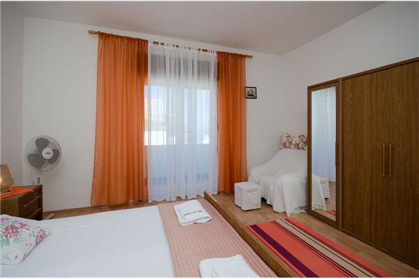 Apartment A1, for 5 persons