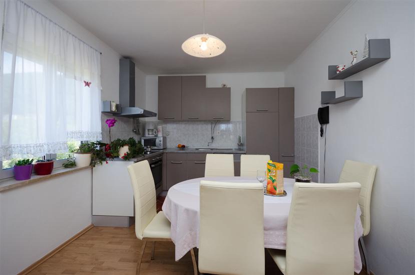 Apartment A1, for 5 persons