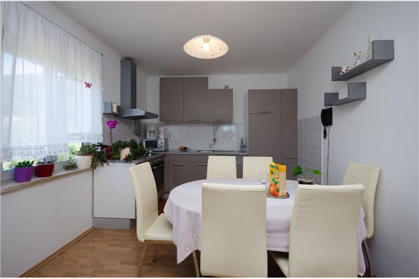 Apartment A1, for 5 persons