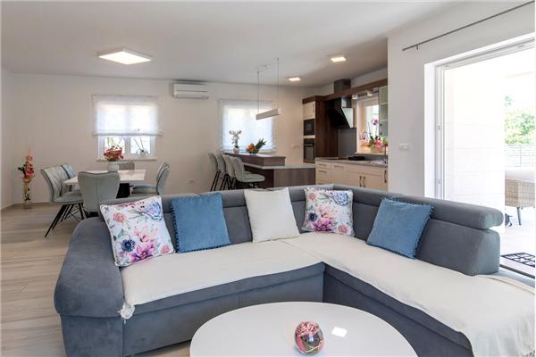 House K1, for 8 persons