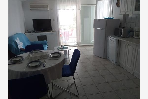 Apartment A1, for 5 persons
