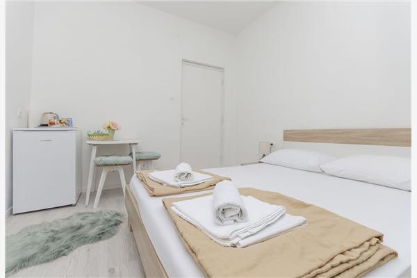 Room S2, for 2 persons