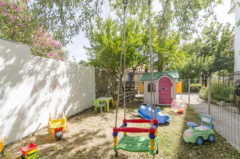 Apartments and Rooms Bepina