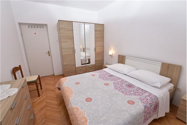 Apartment A1, for 8 persons