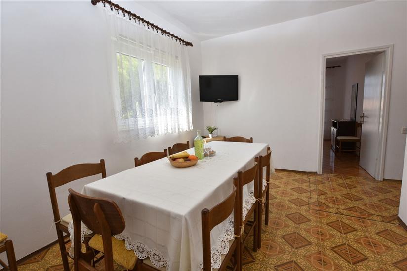 Apartment A1, for 8 persons