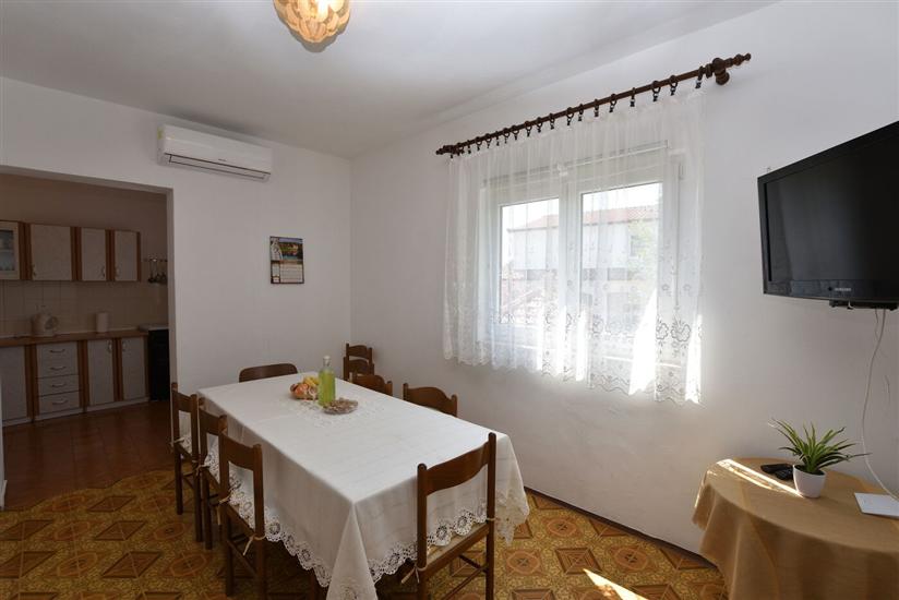 Apartment A1, for 8 persons