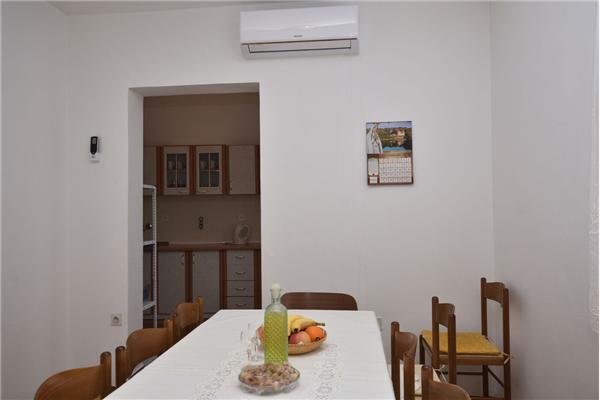 Apartment A1, for 8 persons