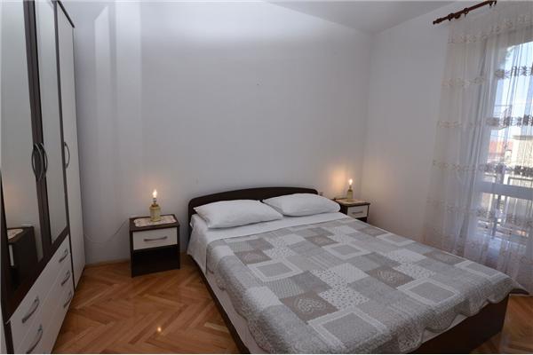 Apartment A1, for 8 persons