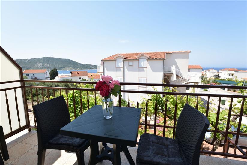 Apartment A1, for 5 persons