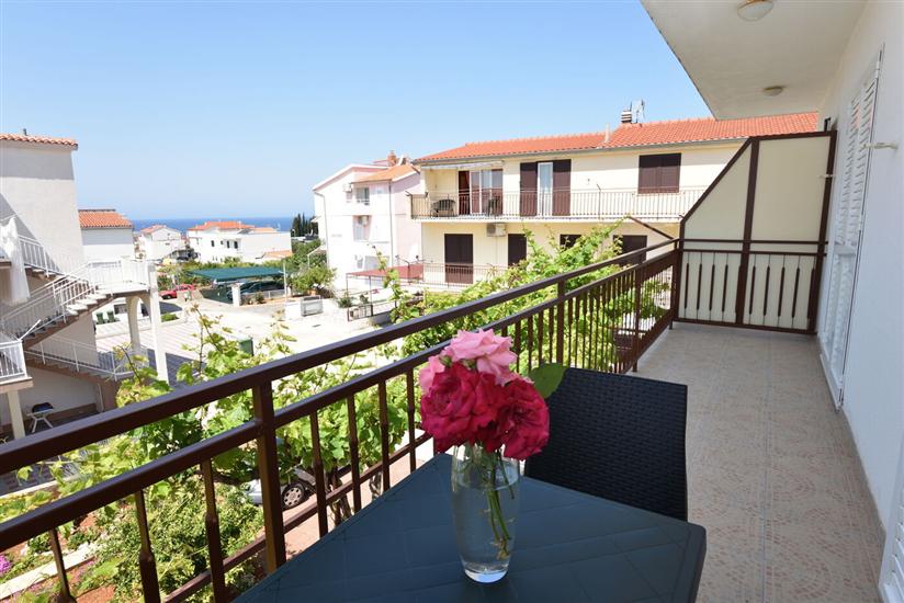 Apartment A1, for 5 persons