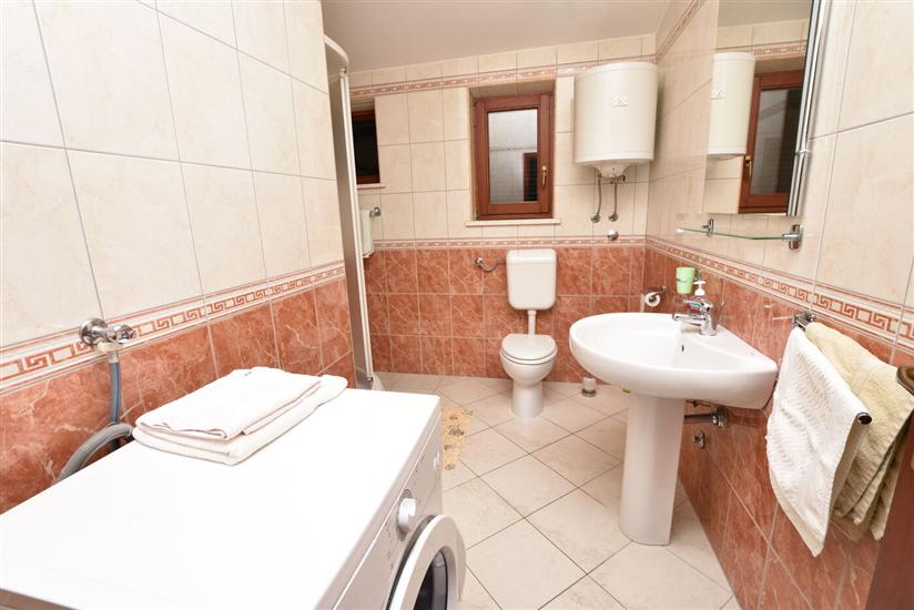 Apartment A2, for 5 persons