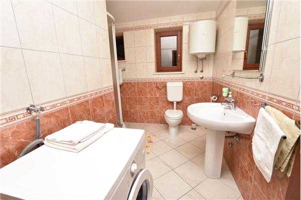 Apartment A2, for 5 persons