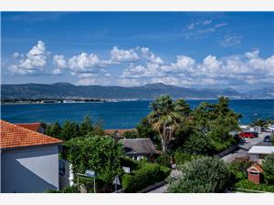 Accommodatie aan zee Split en Trogir Riviera,ReserverenRibaltoVanaf 800 €
