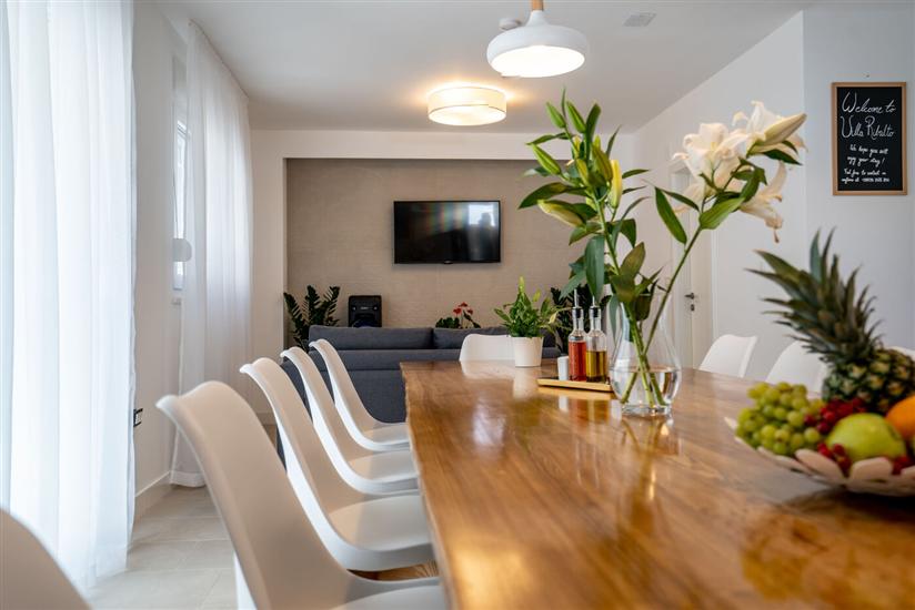 House K1, for 12 persons