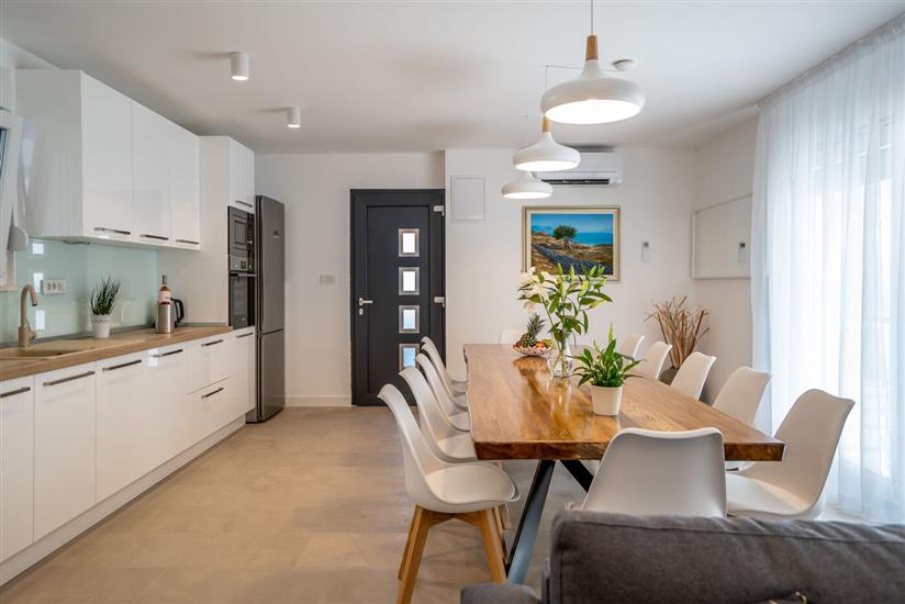 House K1, for 12 persons