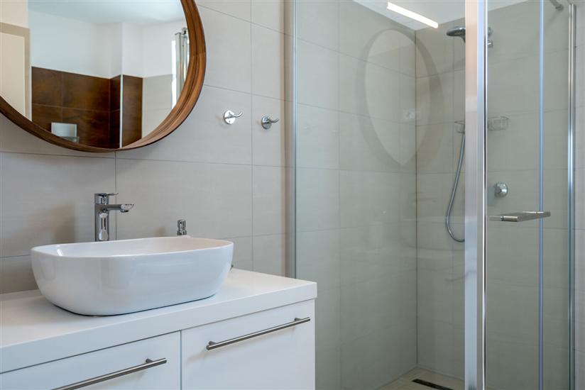 House K1, for 12 persons