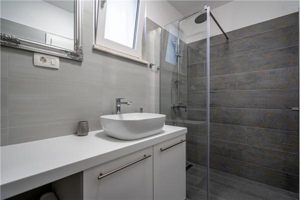 House K1, for 12 persons