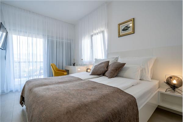 House K1, for 12 persons